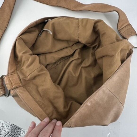 Vintage Y2K Old Navy Leather Large Tan Satchel hobo Bag Purse Single Strap Boho - Picture 9 of 13